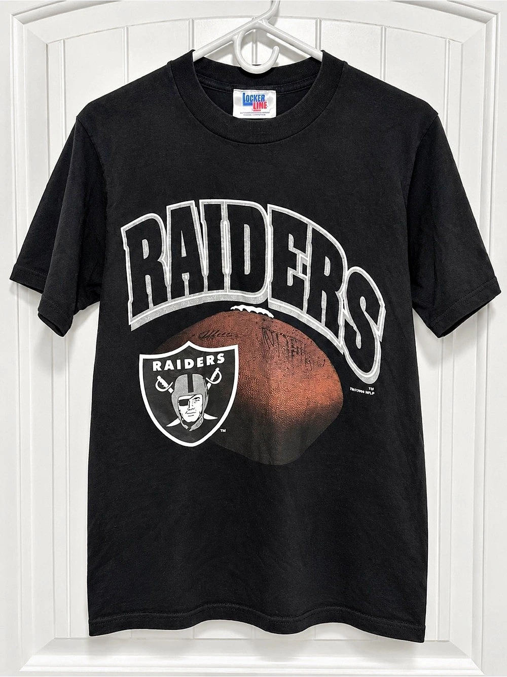 Locker Line Vintage 1996 Oakland Raiders NFL Football T-Shirt Football Tee Black